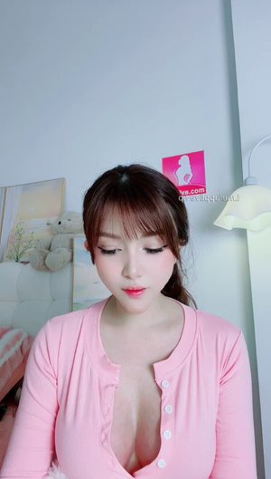 Quỳnh bayby sexy vếu vẫn to nhưng trông già hơn trước – Em Gái Việt Vú To Tròn
