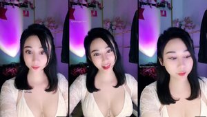 Có anh nào hữu duyên bị em úp 2 quả bòng này vào mặt chưa? – livestream youtube