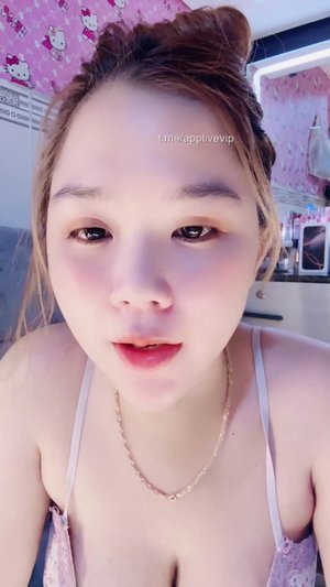 Em live đều mà các anh đồng dâm cứ bảo chưa được thấy vú em – Hot Idol